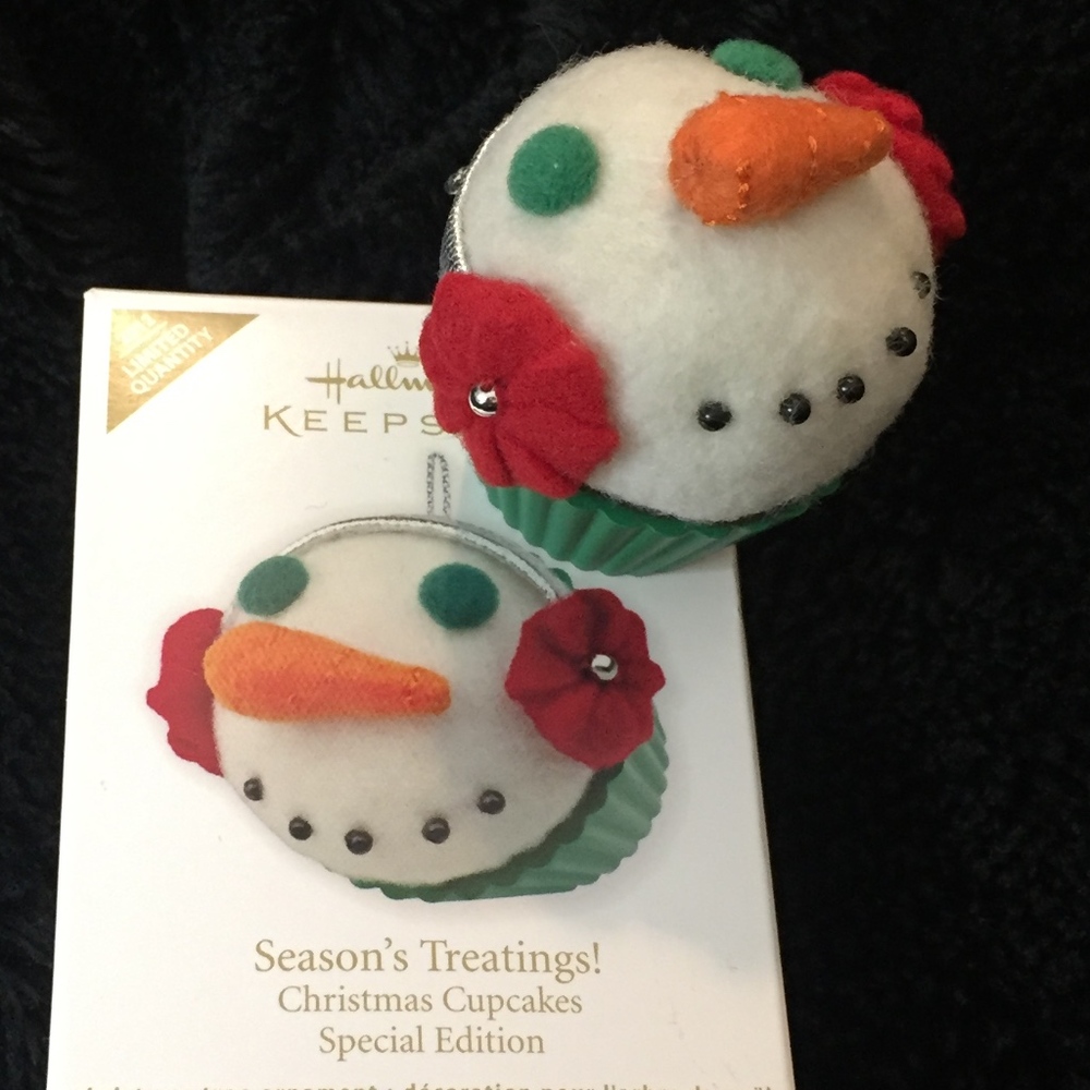 Hallmark ChristmasCupcakes Special Ed.Ornament2012